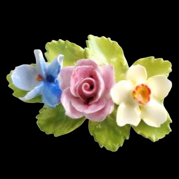 Vintage Dorothy Ann China Brooch Pin - Picture 1 of 12